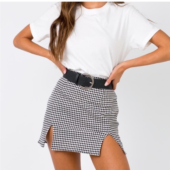 Motel Stylish Black and White Women's Skirt - Picture 2 of 8